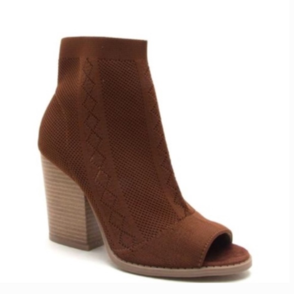 LAST PAIR Peep Toe Ankle Booties - Picture 4 of 7